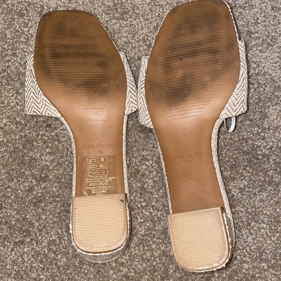 Neutral Tweed Sandals SZ 7 Wide - Picture 3 of 3